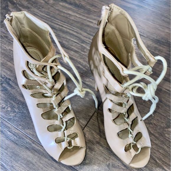 Women’s Forever Vivian Open Toe Lace Up Heels - Picture 6 of 15